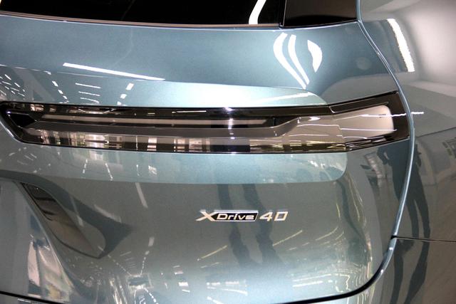 BMW iX 2023 car image #36