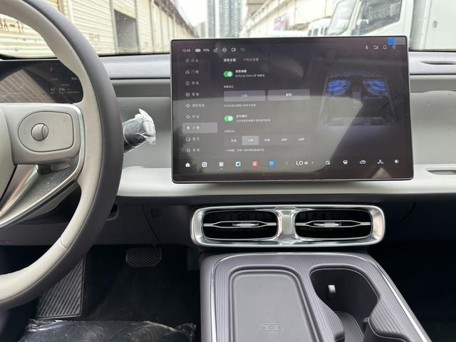 零跑汽车 零跑B01 2025 汽车图片 #36