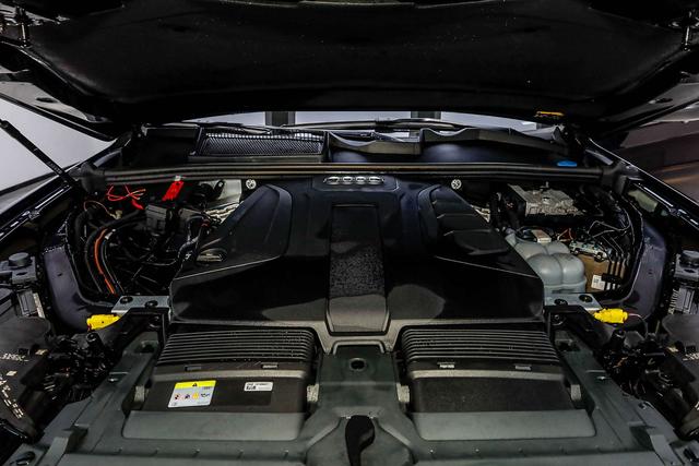 Audi Q7 2021 car image #36