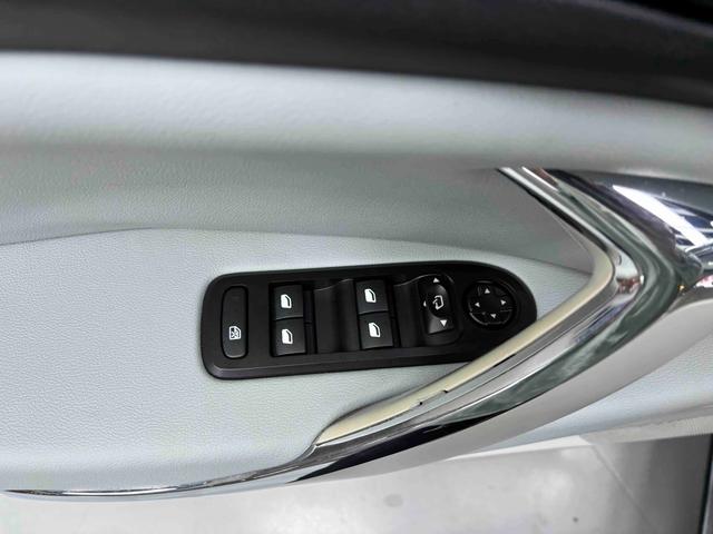 Citroen C5 2012 car image #36