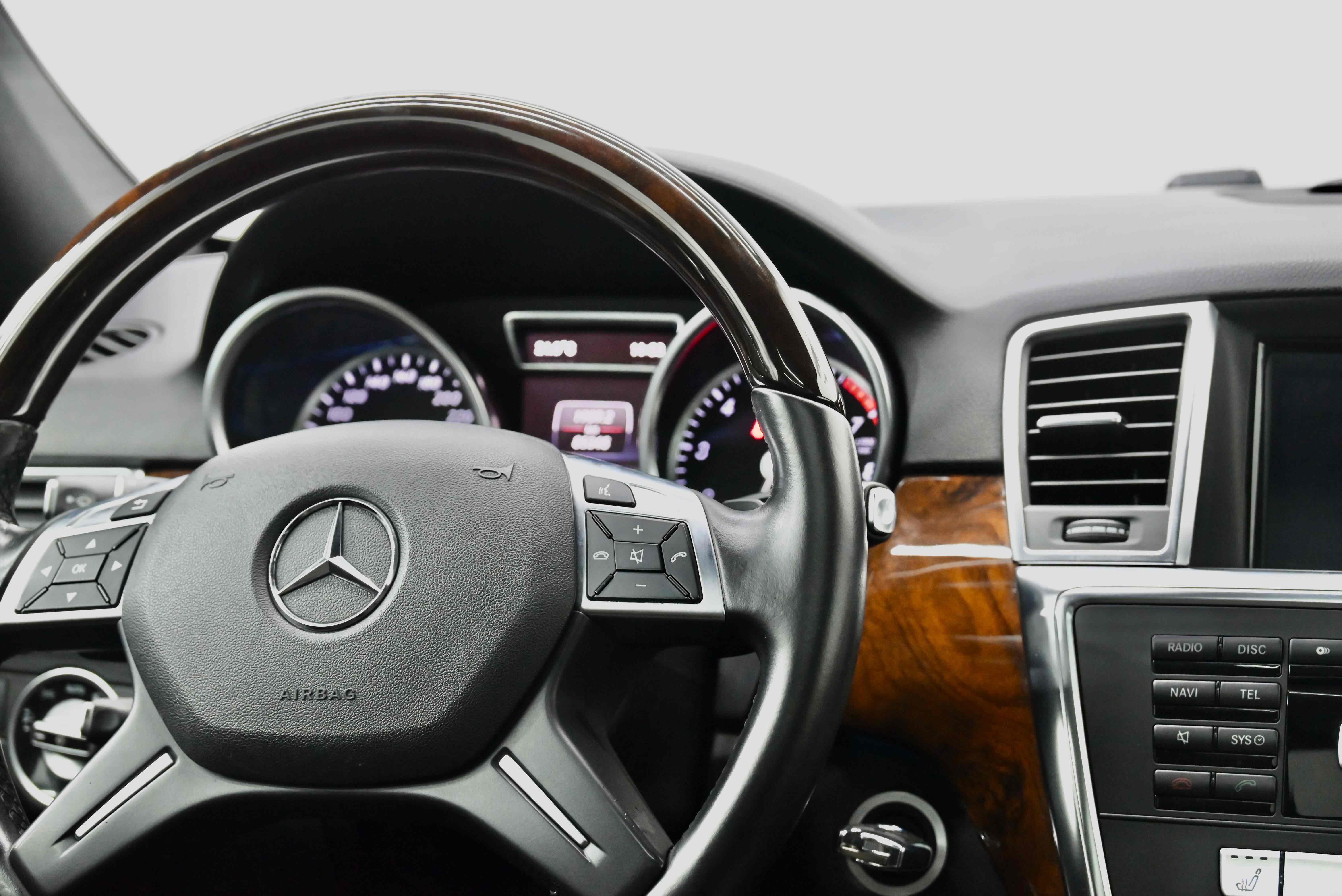 Mercedes-Benz M Class 2014 car image #36