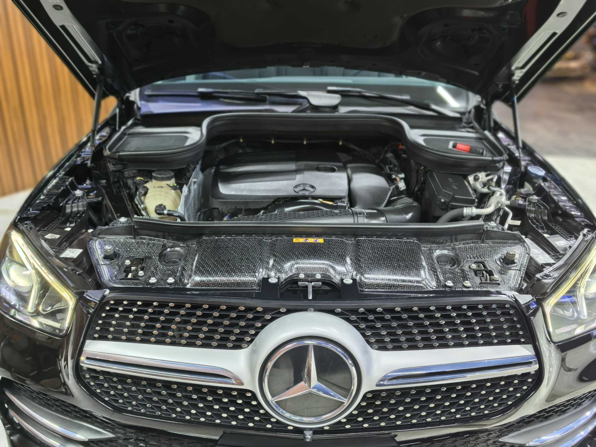 Mercedes-Benz GLE Class 2020 car image #36