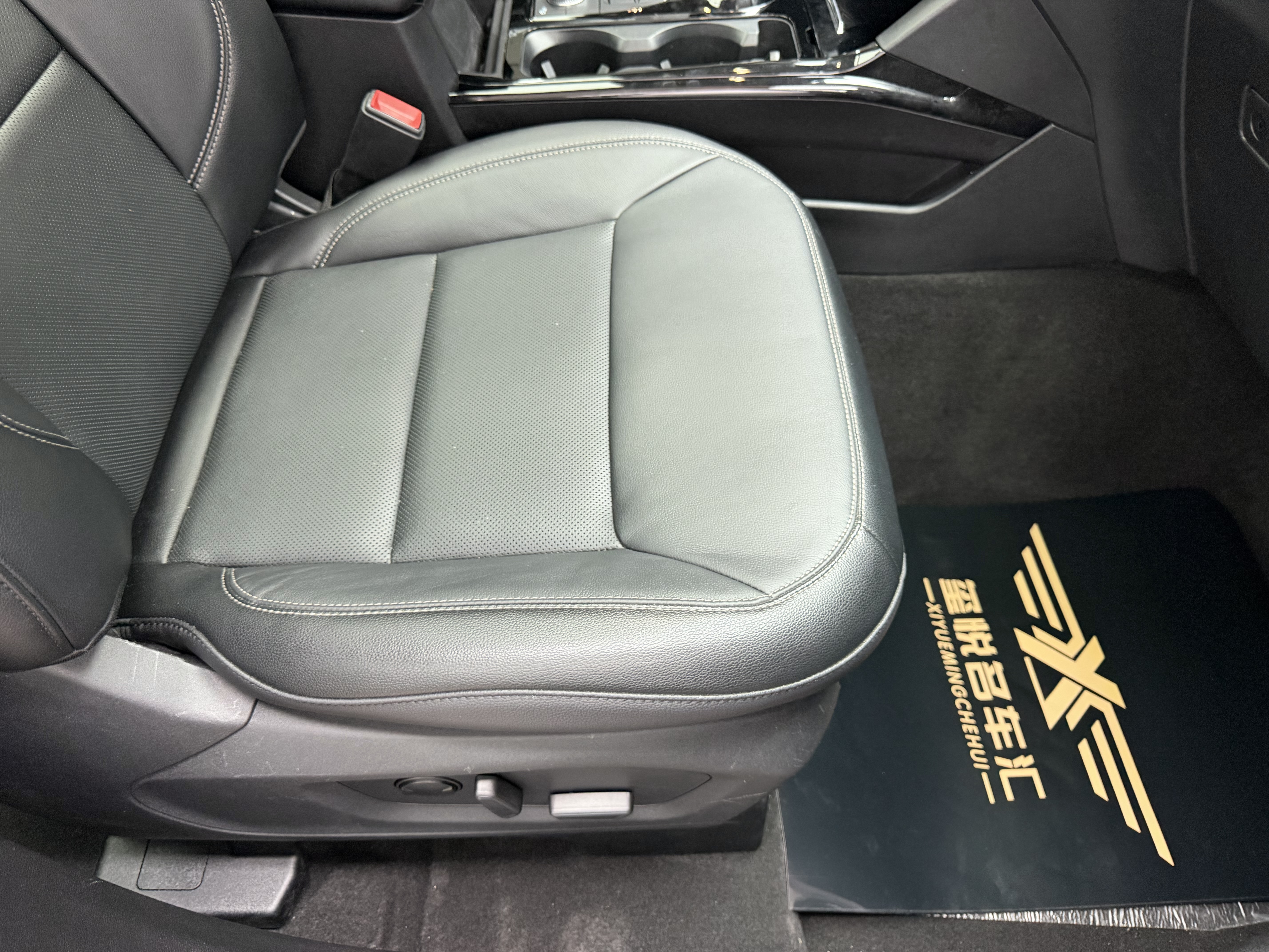 Ford Explorer 2022 car image #36