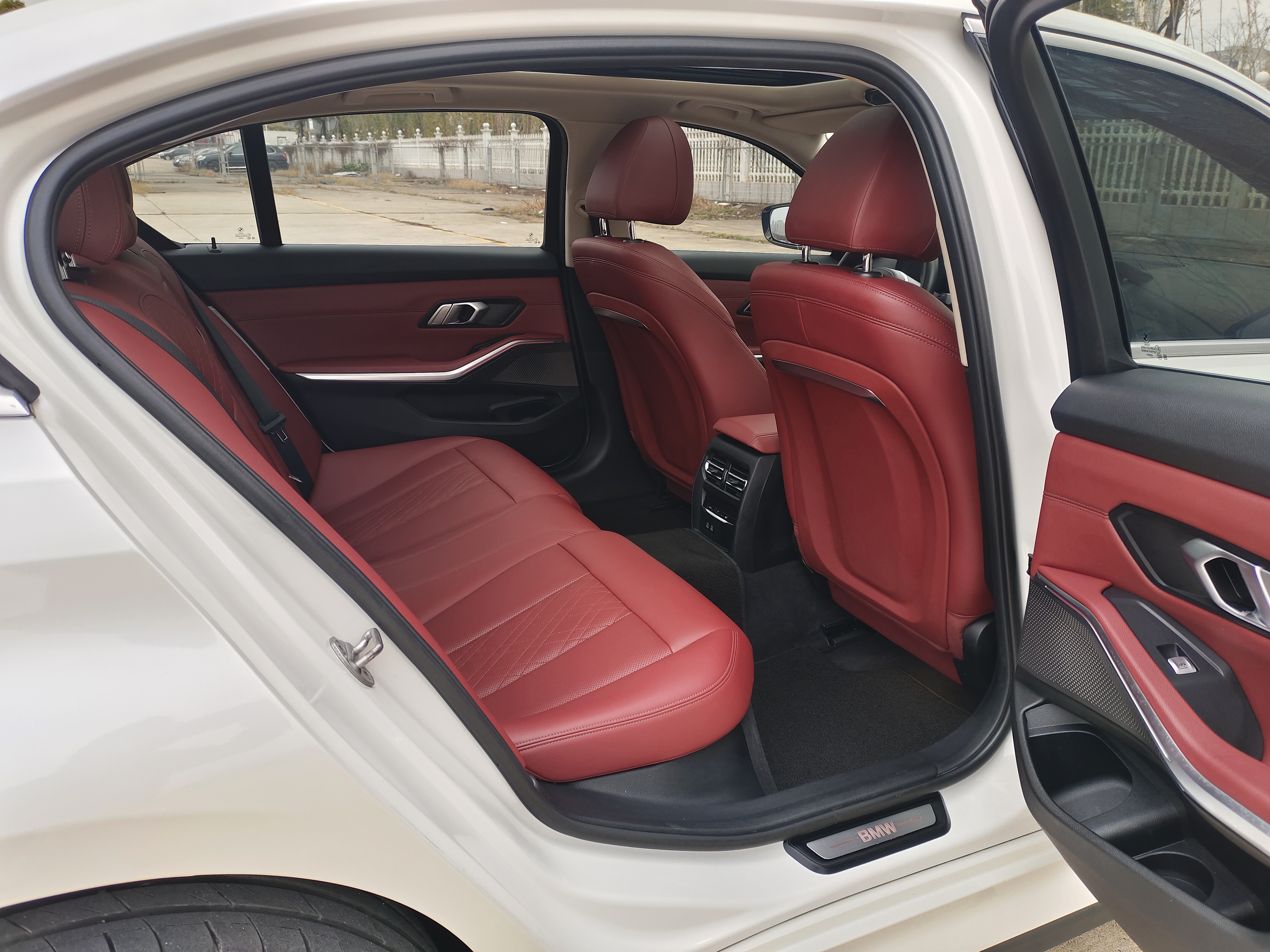 BMW i3 2023 car image #36