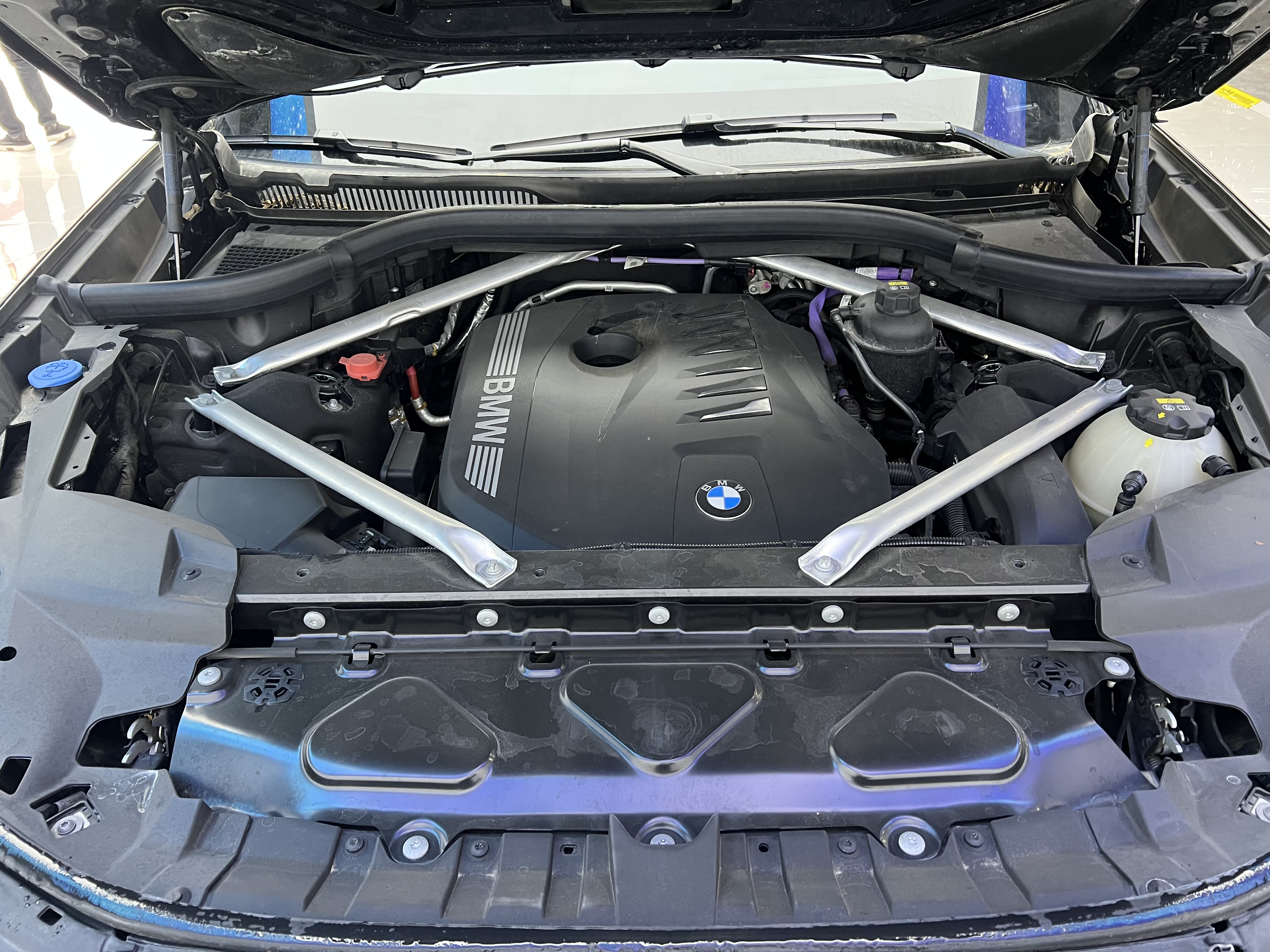 BMW X7 M60i 2023 immagine di auto #36