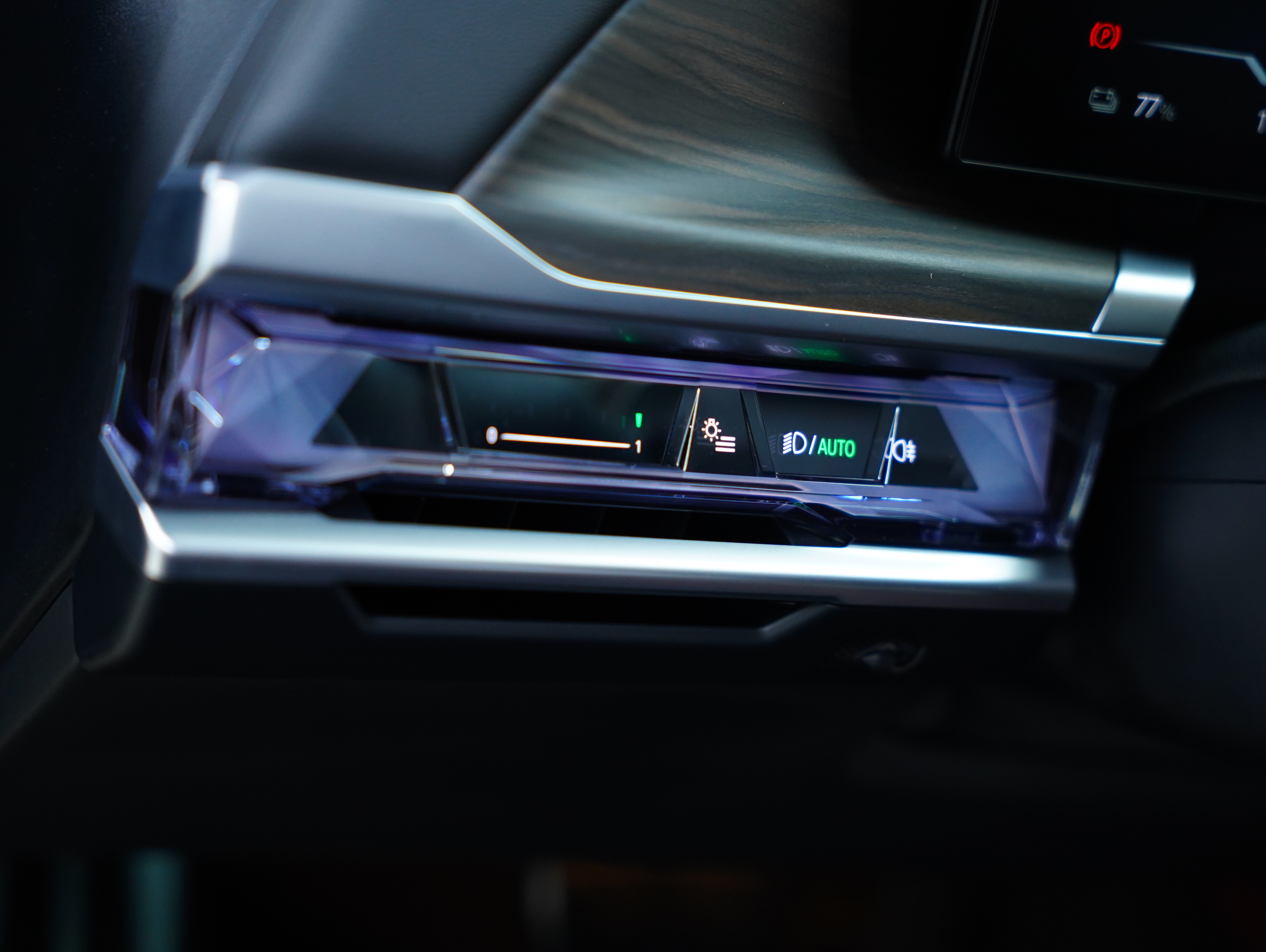 BMW i7 M70L 2023 #36 BMW i7 M70L 2023 car image #36