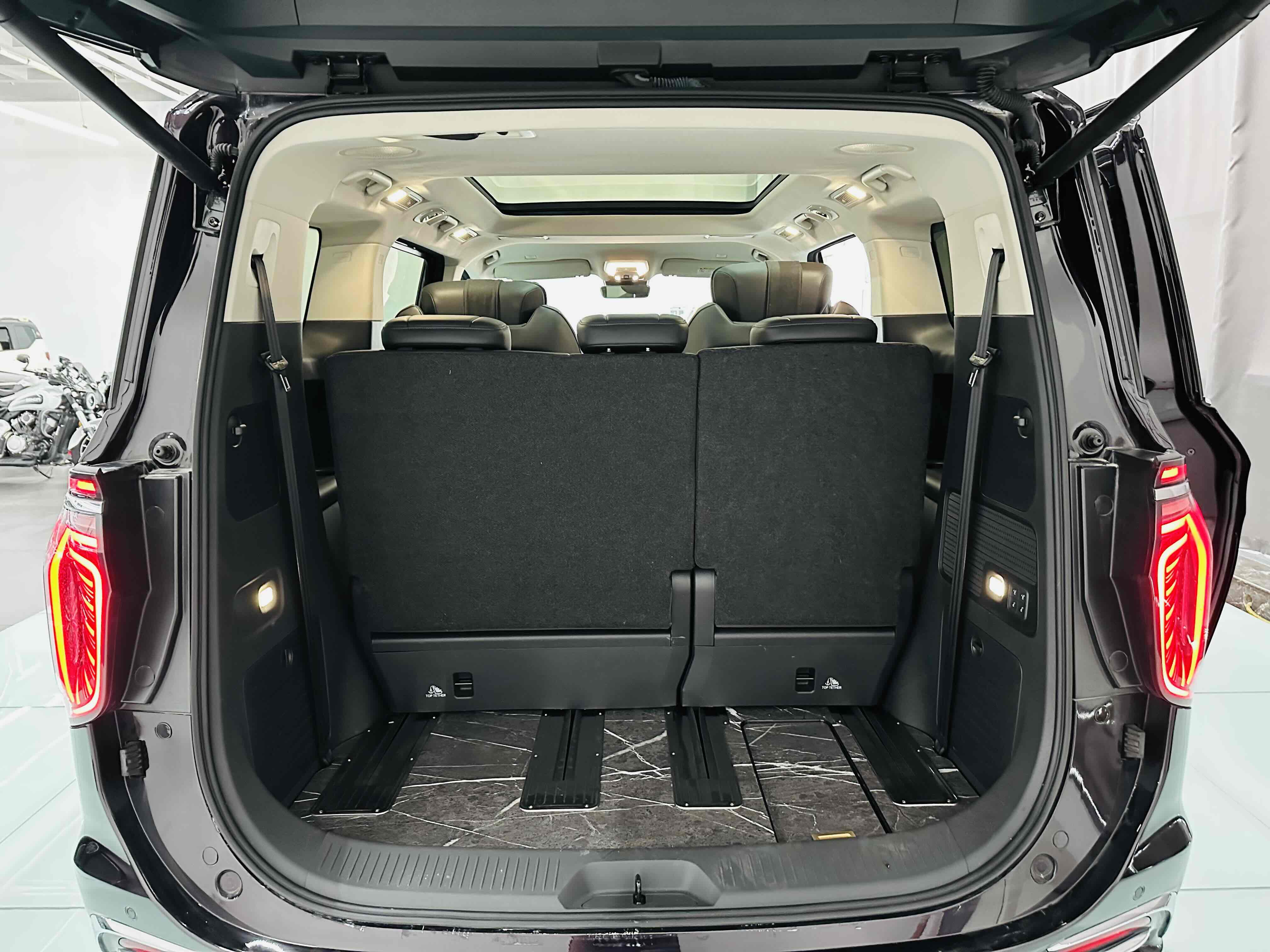 HongQi HQ9 PHEV 2024 #36 HongQi HQ9 PHEV 2024 car image #36