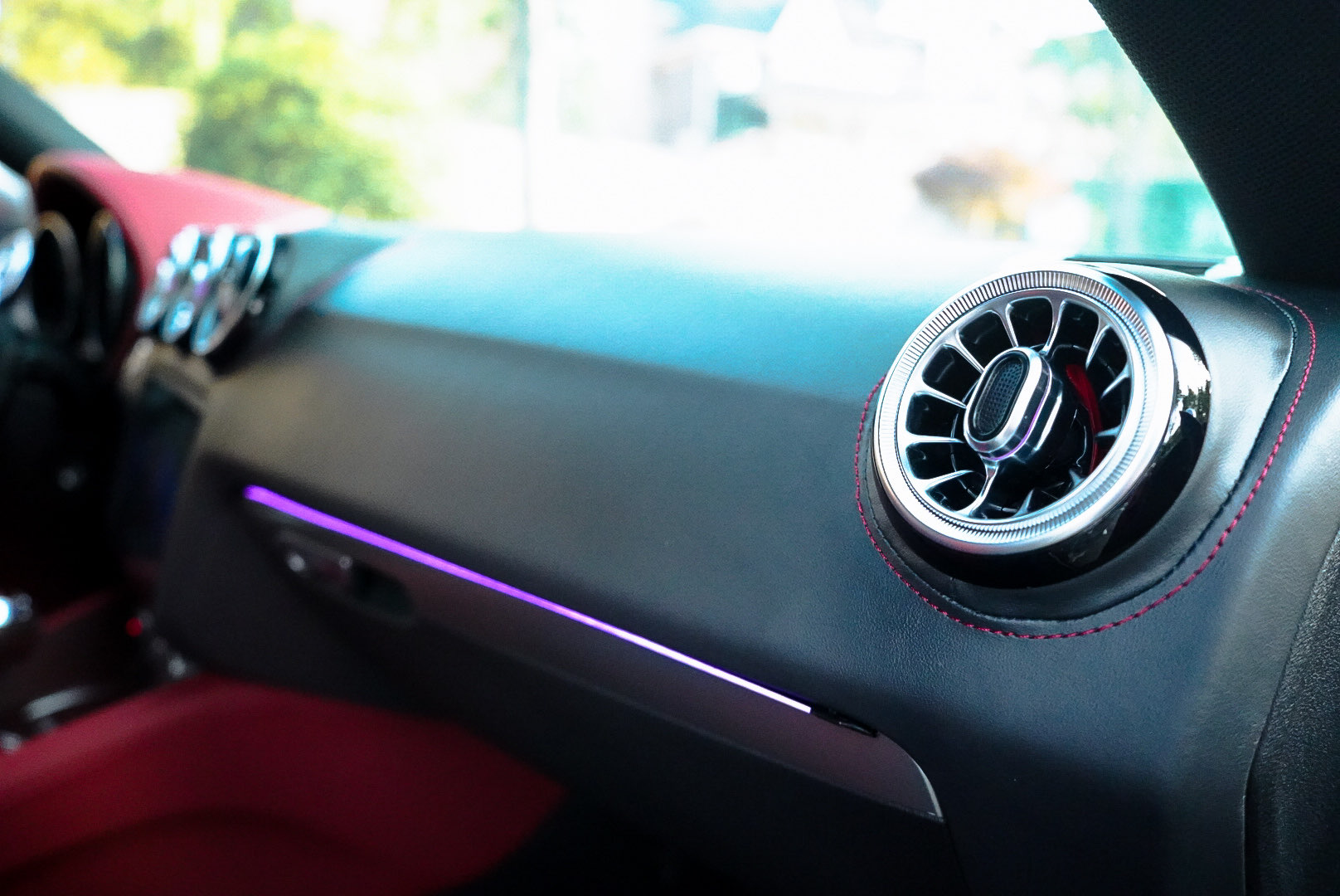 Audi TTS 2011 car image #36