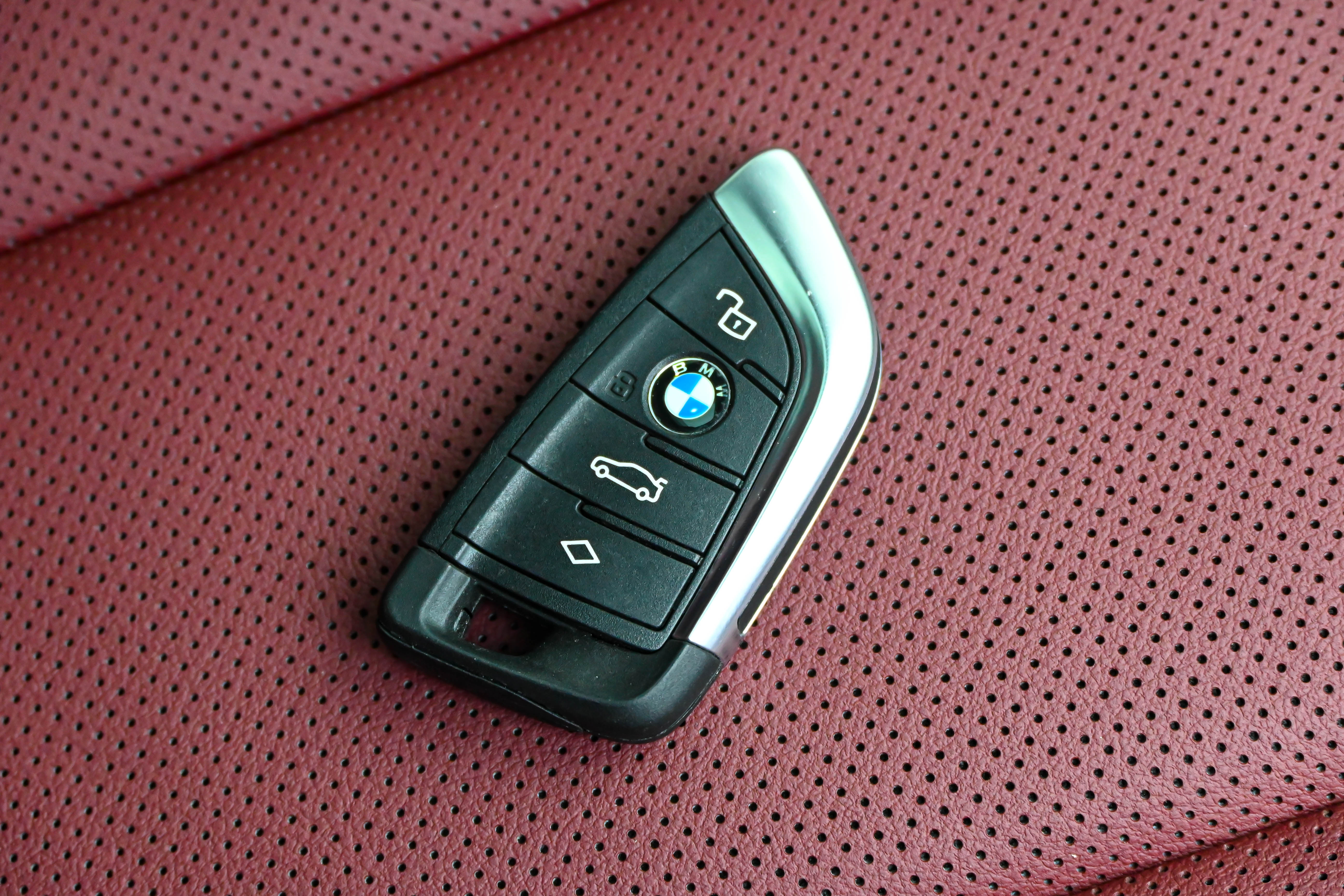 BMW i4 2025 car image #36