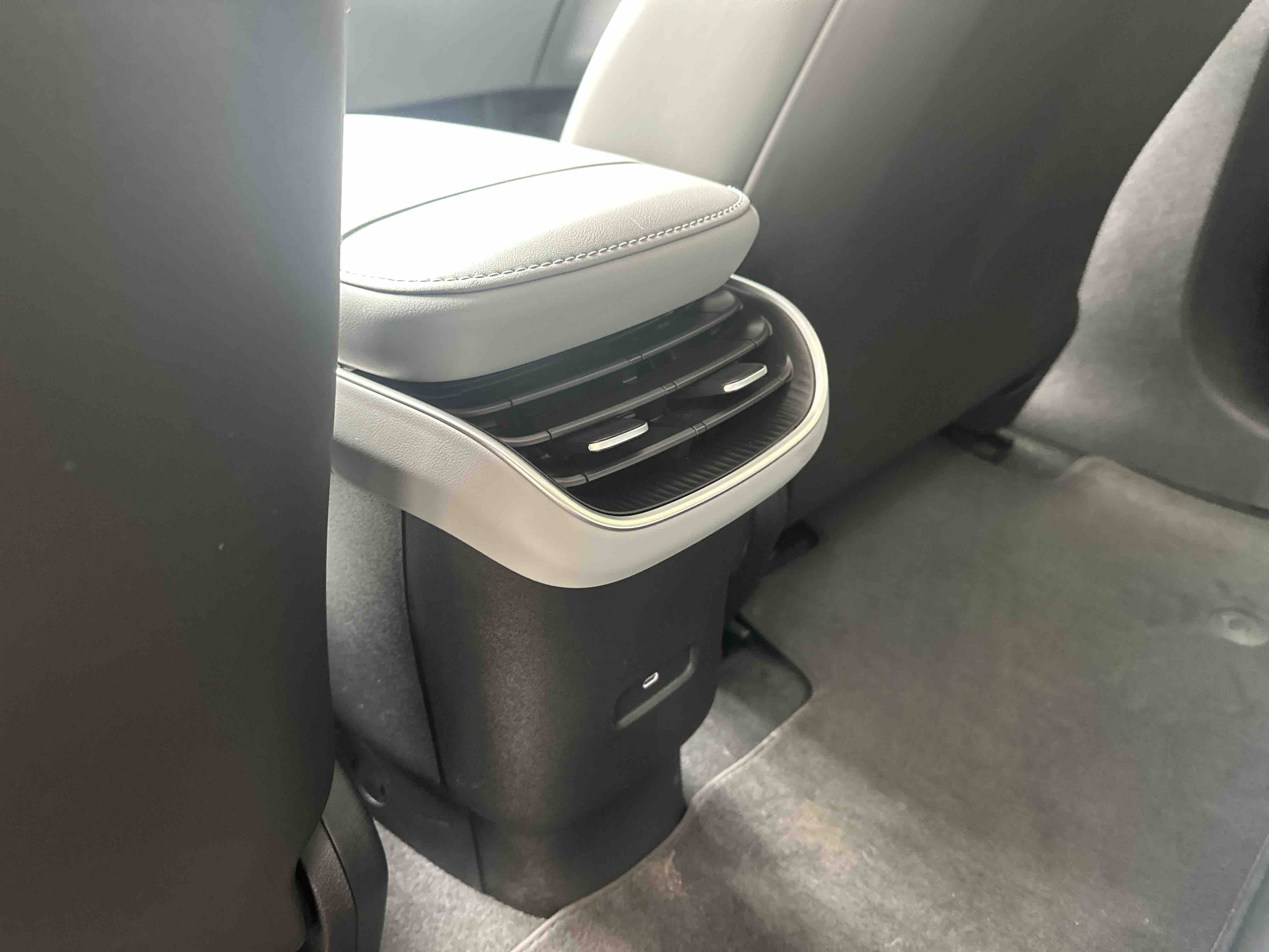 蔚来 蔚来ET5T 2025 汽车图片 #36