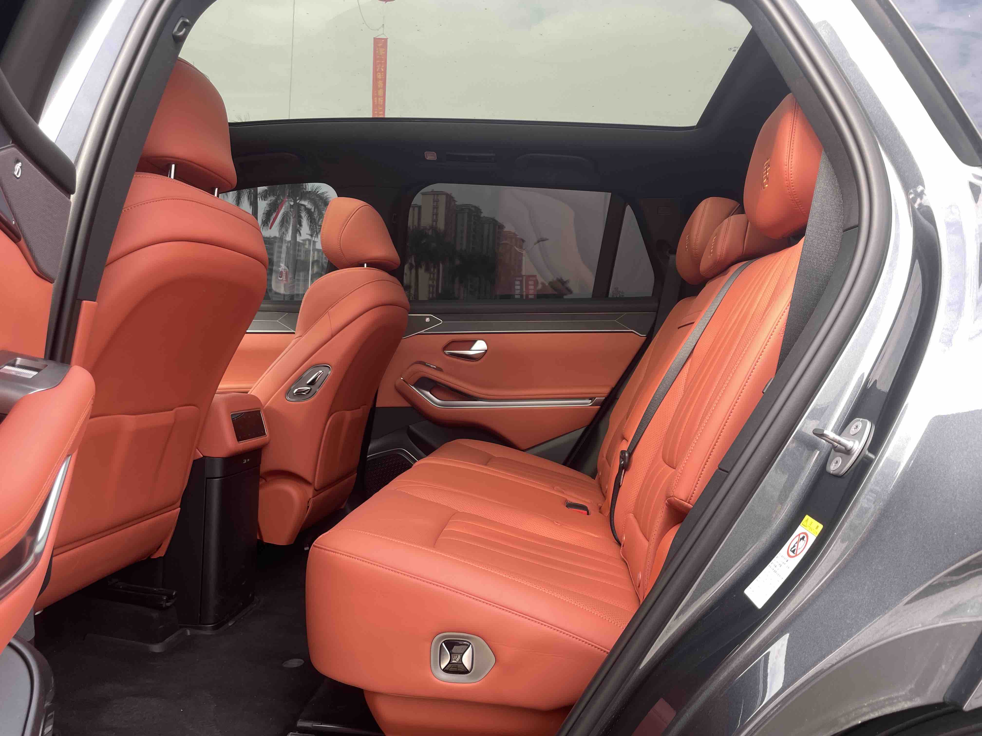 BYD Tang L 2025 immagine di auto #36