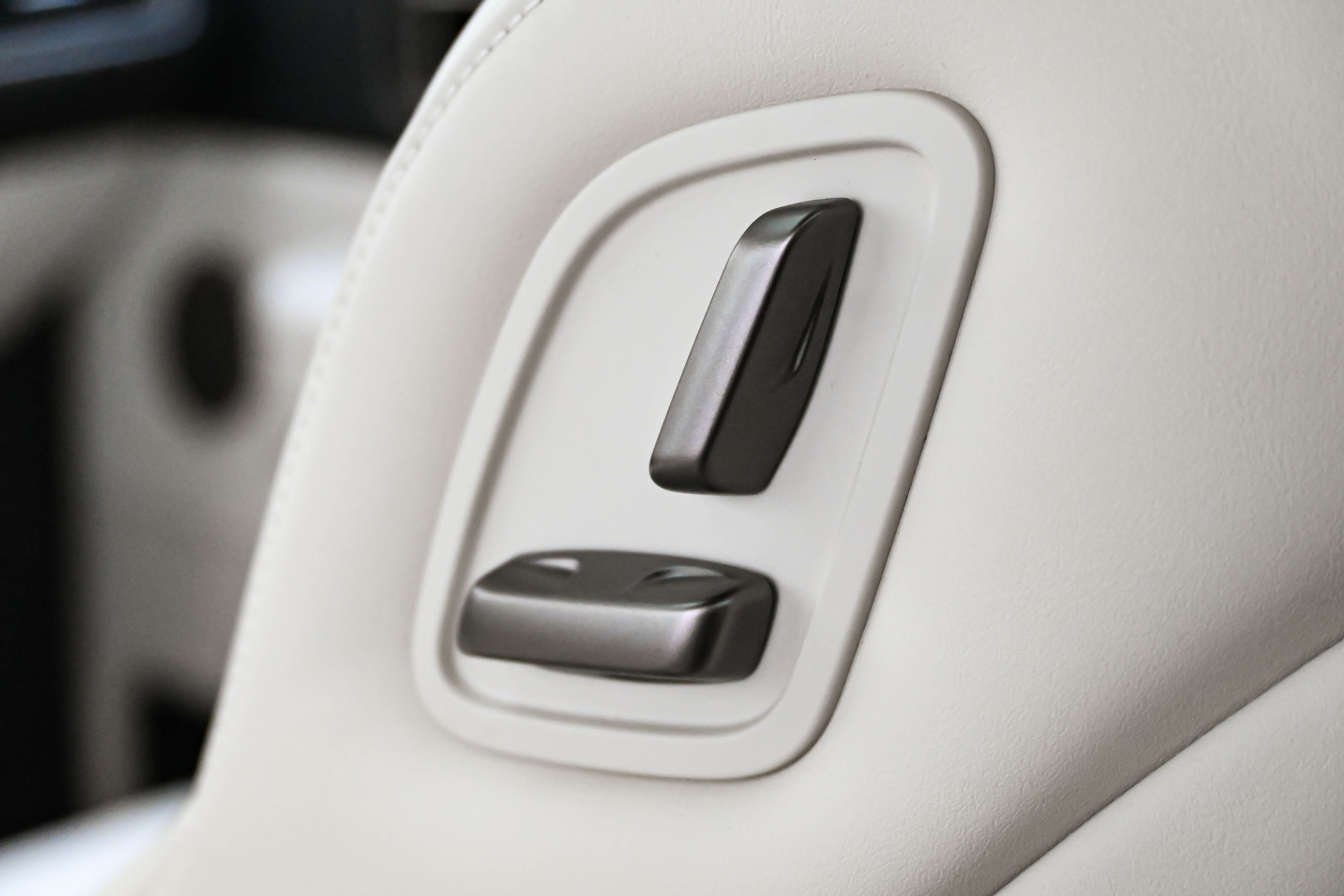 理想汽车 理想MEGA 2025 汽车图片 #36