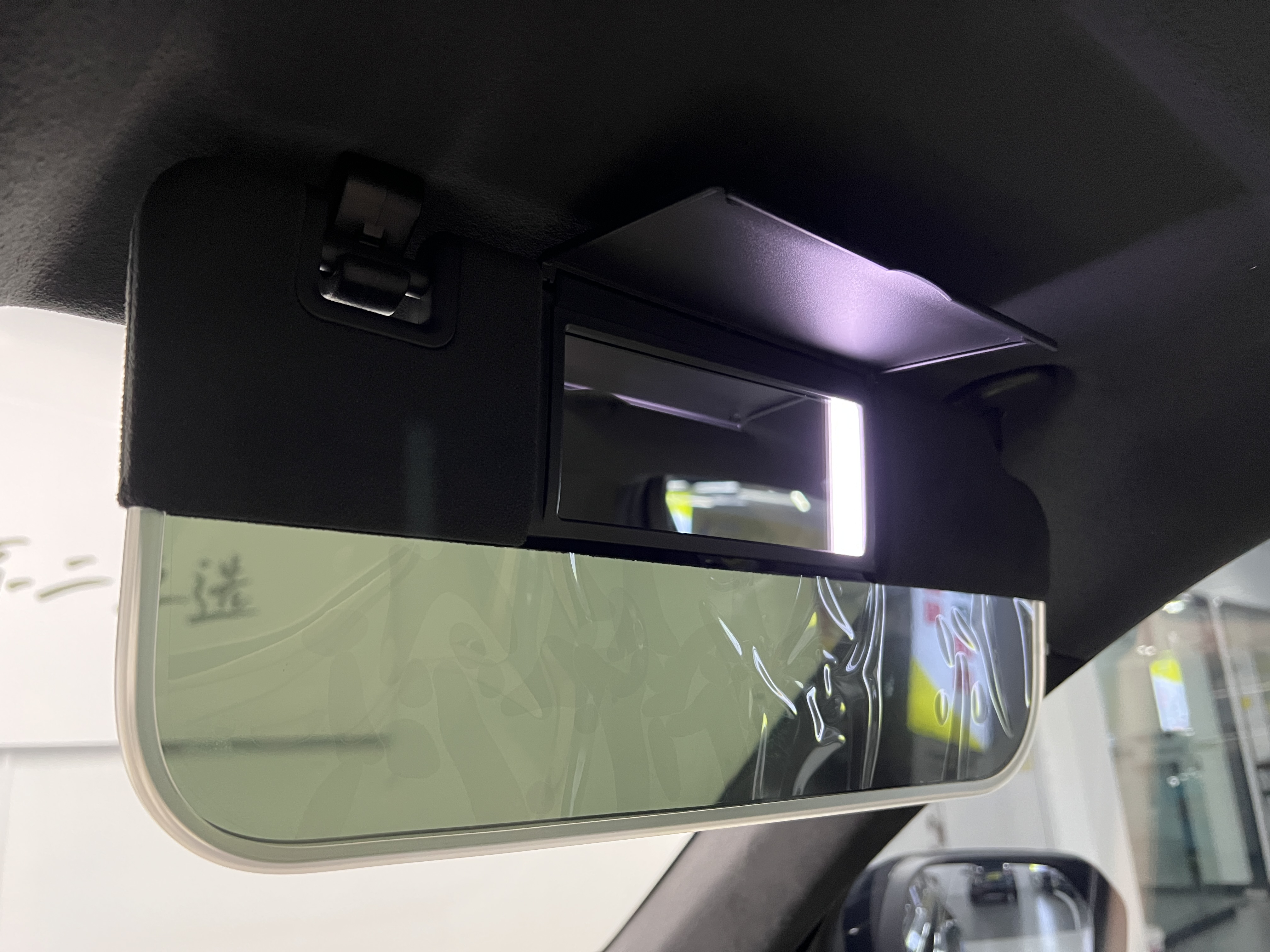 GEELY Monjaro 2025 car image #36