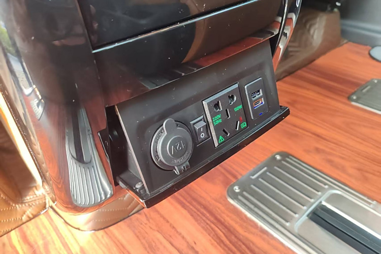 HongQi HQ9 PHEV 2024 immagine di auto #36