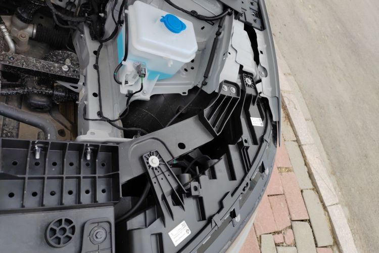 零跑汽车 零跑B01 2025 汽车图片 #36