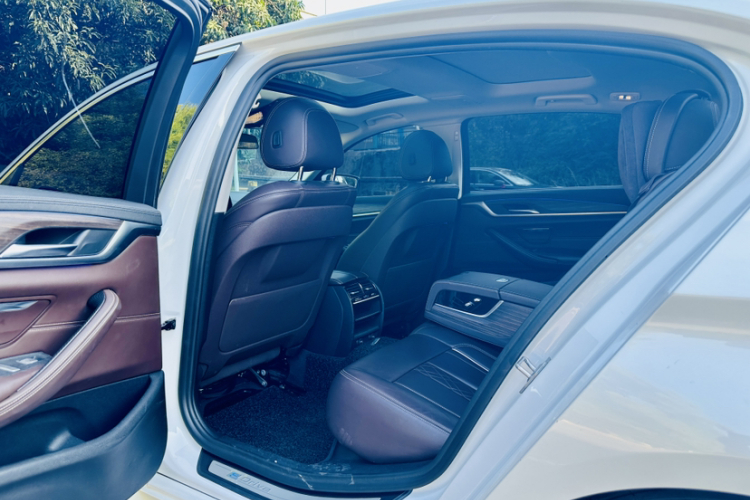 BMW M5 New Energy 2019 car image #36