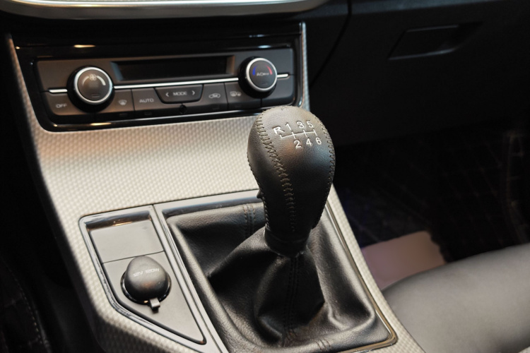 GEELY 2017 immagine di auto #36