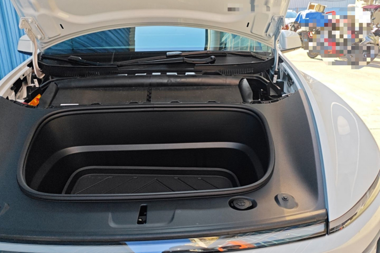 特斯拉 Model Y L 2025 汽车图片 #36