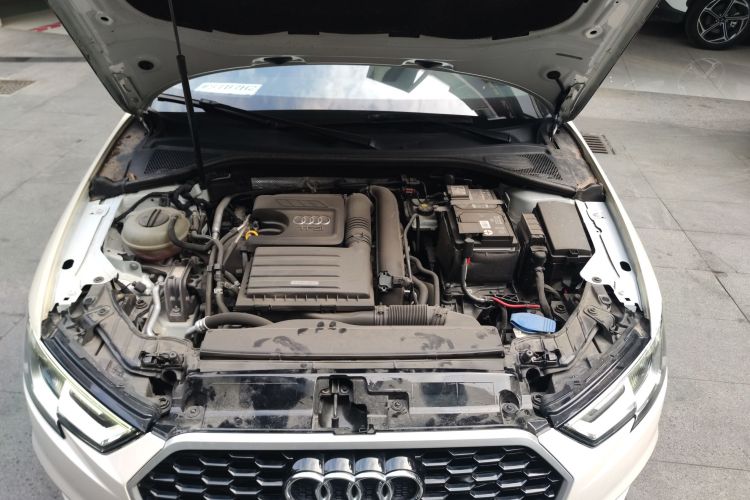 Audi A3 2018 car image #36