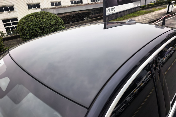 BMW i5 2024 car image #36