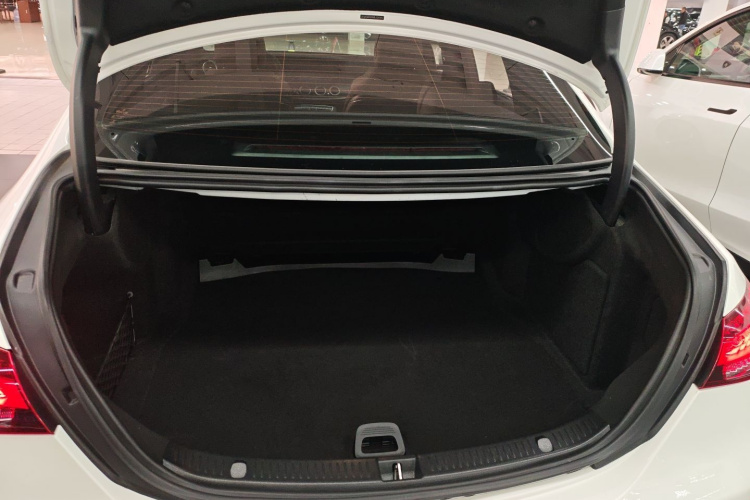 Mercedes-Benz E Class 2021 car image #36