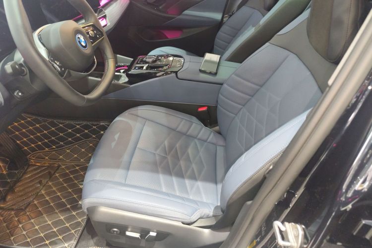 BMW i5 2024 car image #36