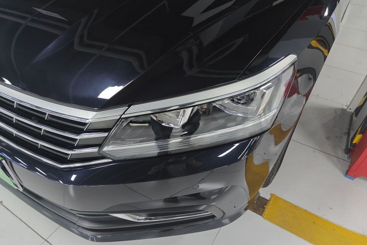 Volkswagen Passat 2018 car image #36
