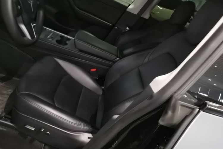 Tesla Model Y 2022 car image #19