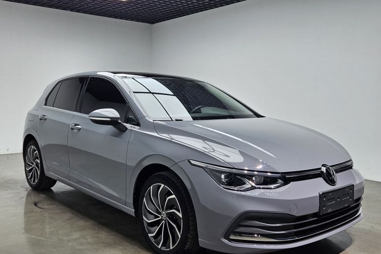 Volkswagen Golf 2022 car image #4