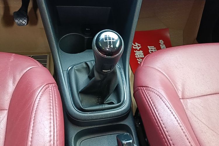 Volkswagen Polo 2017 car image #18