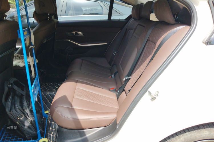 BMW 3 Series 2021 car image #19