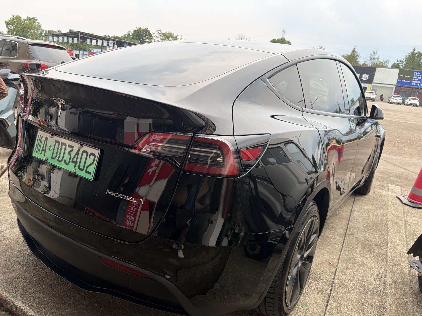 Tesla Model Y 2024 #3 Tesla Model Y 2024 car image #3