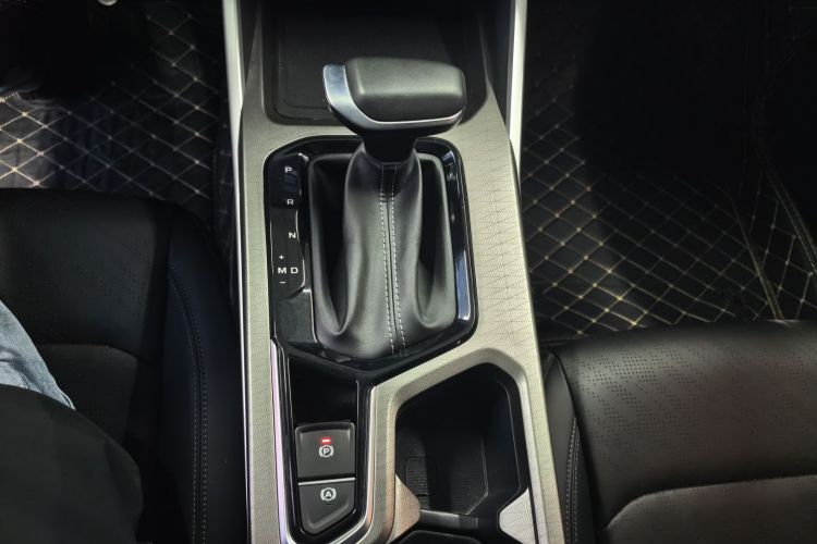 GEELY Emgrand 2023 car image #15