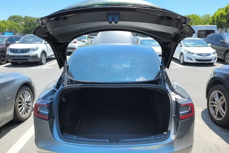 Tesla Model 3 2022 car image #21