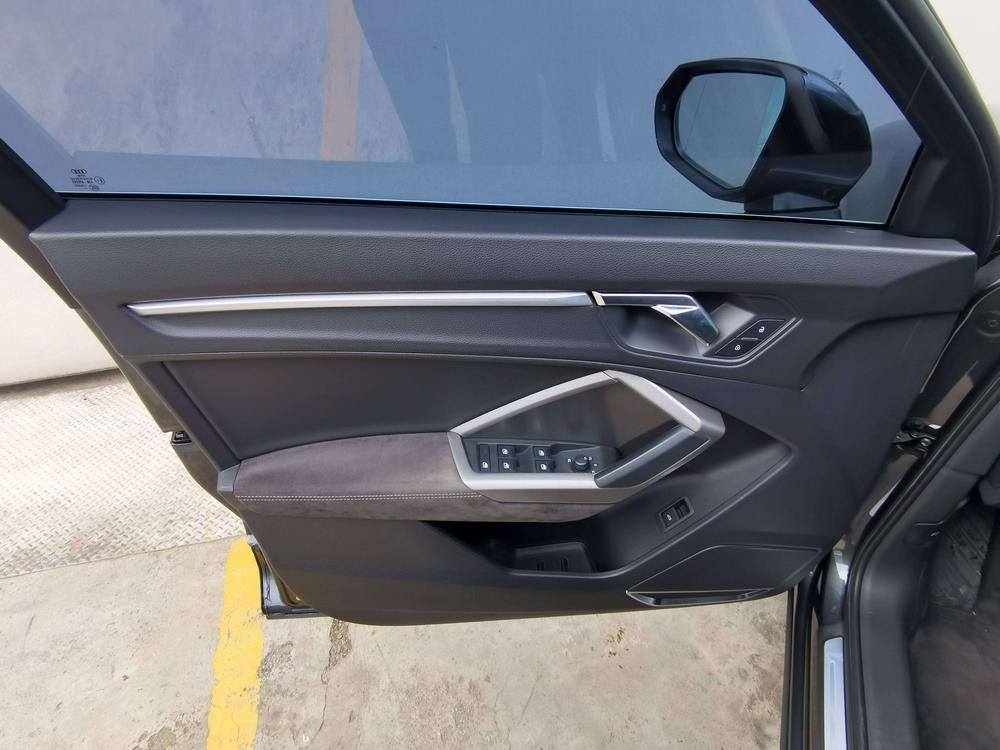 Audi Q3 2019 #13 Audi Q3 2019 car image #13