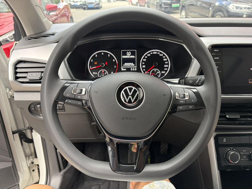 Volkswagen T-Cross 2021 #13 Volkswagen T-Cross 2021 car image #13