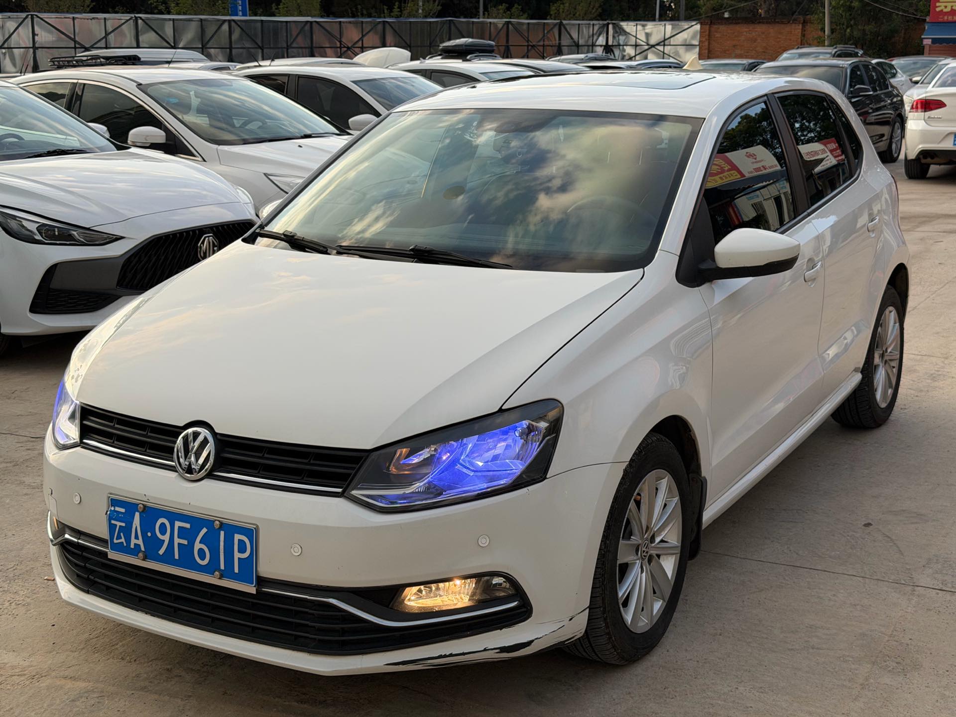 Volkswagen Polo 2014 car image 