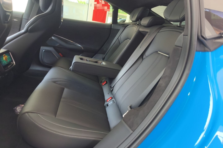 2026 #13 2026 imagen de coche #13