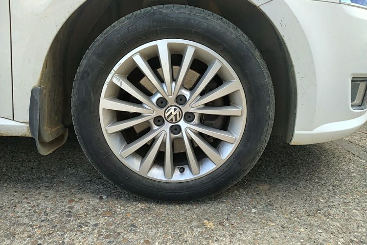Volkswagen Lavida 2016 car image #9