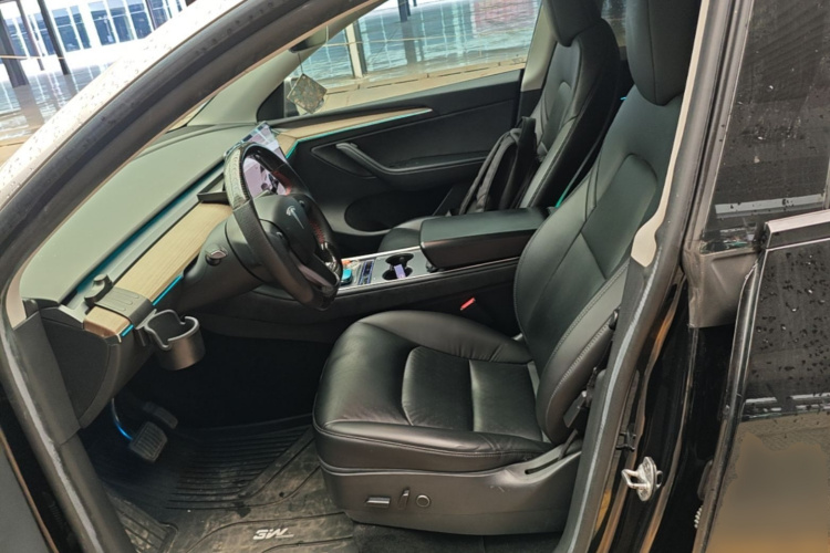 Tesla Model Y 2022 car image #15