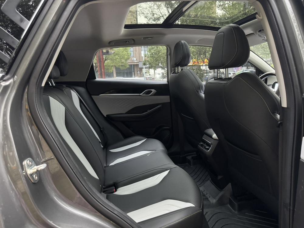 GEELY Coolray 2023 car image #18