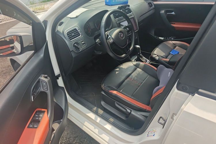 Volkswagen Polo 2018 car image #9
