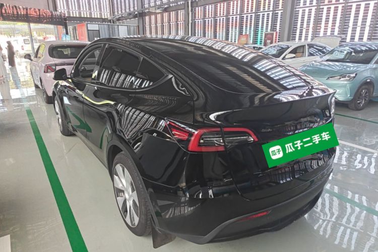 Tesla Model Y 2022 #5 Tesla Model Y 2022 car image #5