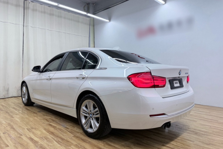 BMW 3 Series 2017 صورة سيارة #3