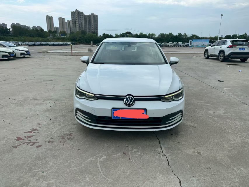 Volkswagen Golf 2023 #2 Volkswagen Golf 2023 صورة سيارة #2