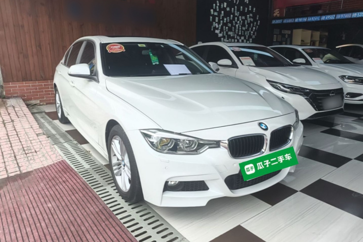 BMW 3 Series 2017 #4 BMW 3 Series 2017 car image #4