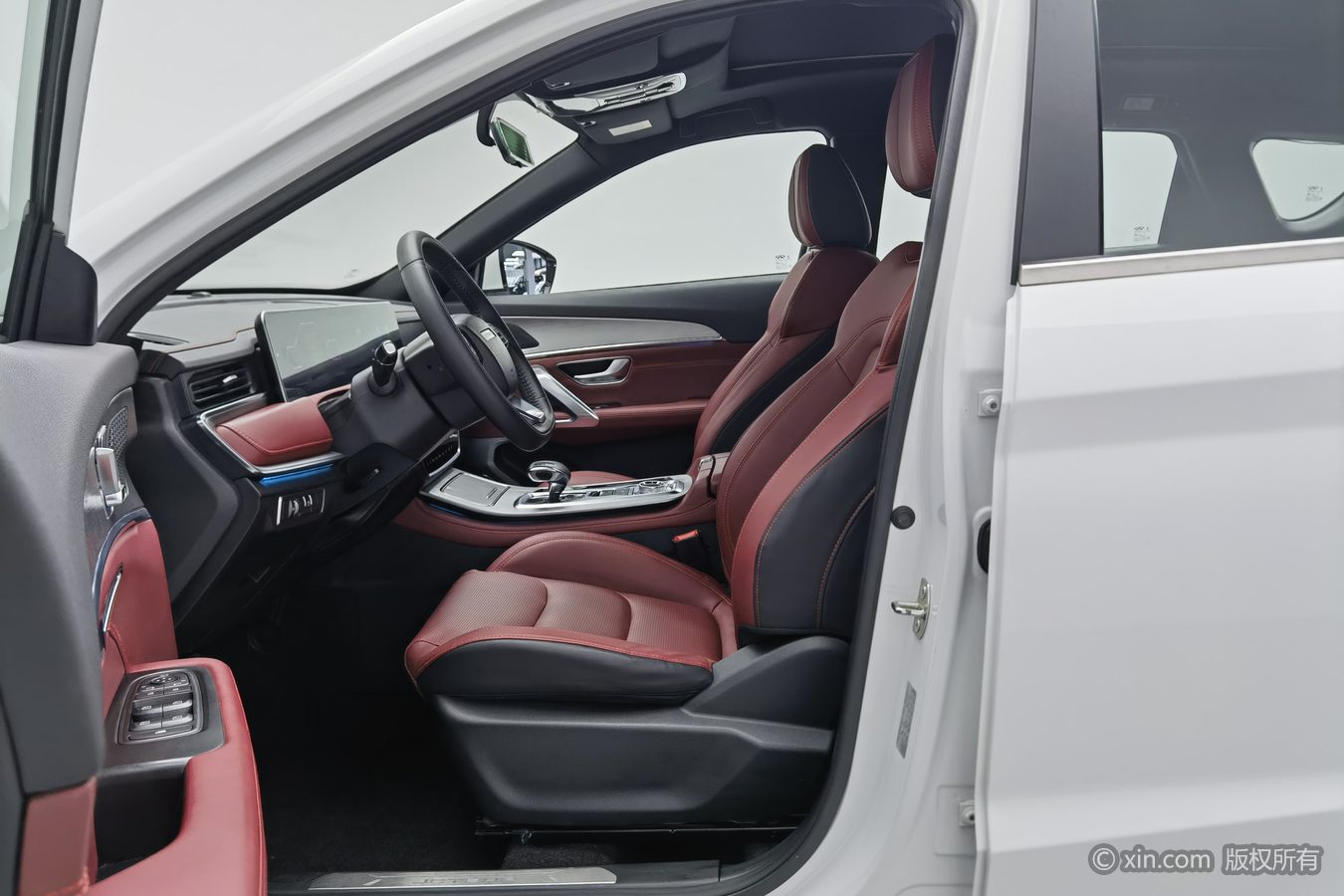Jetour X70 PLUS 2022 car image #10