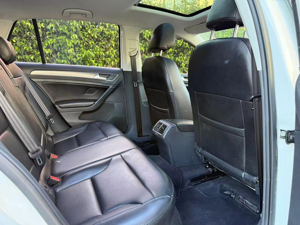 Volkswagen Golf 2015 car image #9
