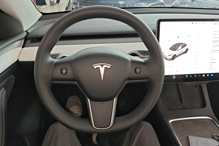 Tesla Model Y 2023 #11 Tesla Model Y 2023 immagine di auto #11