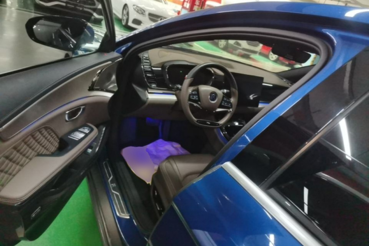 BYD Han 2023 car image #16